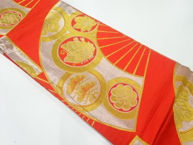 扇面に家紋織出し丸帯